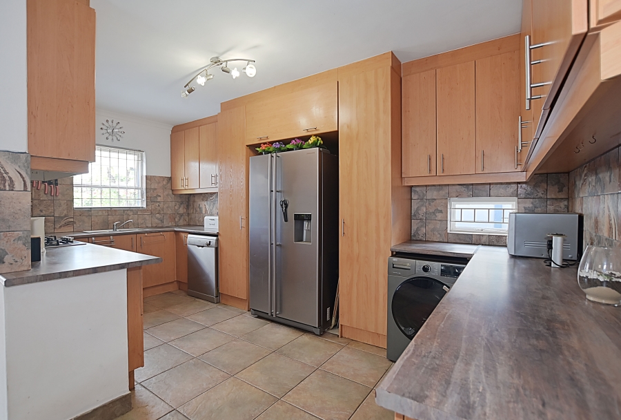 3 Bedroom Property for Sale in Table View Western Cape